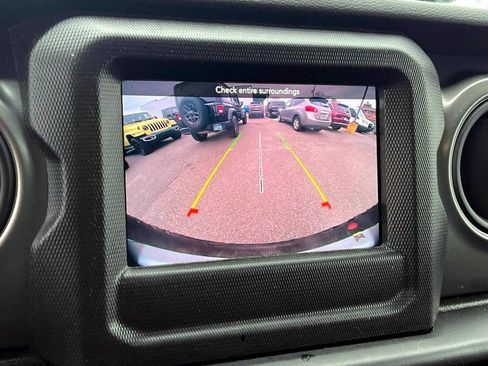 Certified 2022 Jeep Wrangler Unlimited Sport AWD/4WD image 33