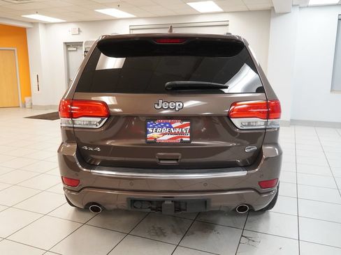 Used 2017 Jeep Grand Cherokee Overland AWD/4WD image 9