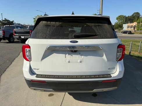 Used 2023 Ford Explorer XLT w/ Equipment Group 202A AWD/4WD image 9