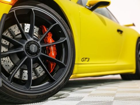 Used 2018 Porsche 911 GT3 w/ Sport Chrono Package image 11