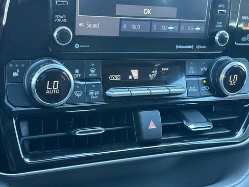 Certified 2022 Toyota Highlander XLE image 20