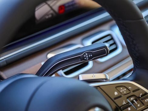 New 2026 Mercedes-Benz GLE 450e 4MATIC image 18