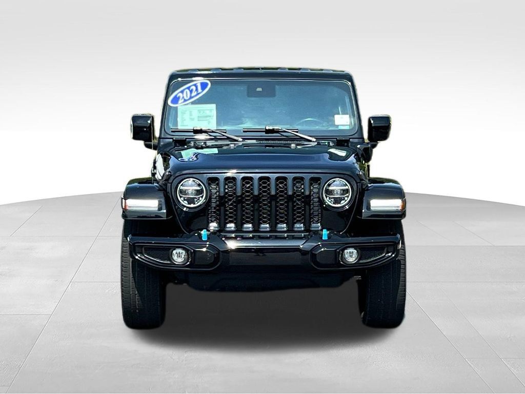 Used 2021 Jeep Wrangler Unlimited Sahara AWD/4WD image 2