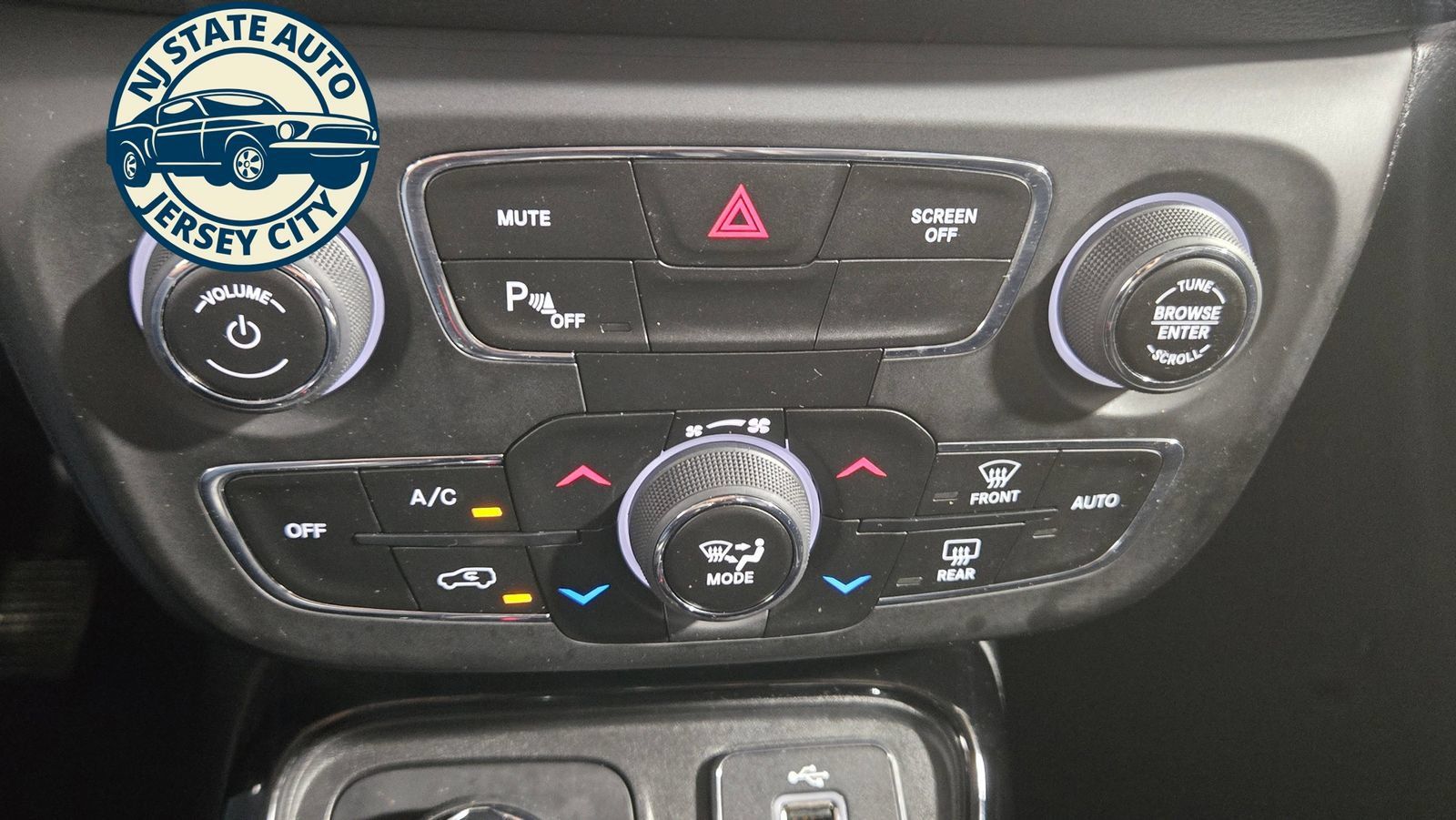 Used 2018 Jeep Compass Limited w/ Safe & Security Group AWD/4WD image 16