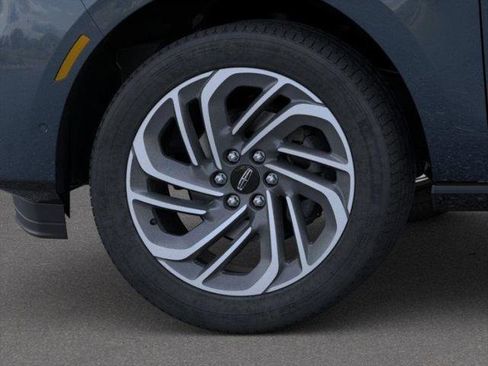 New 2025 Lincoln Navigator Reserve image 19