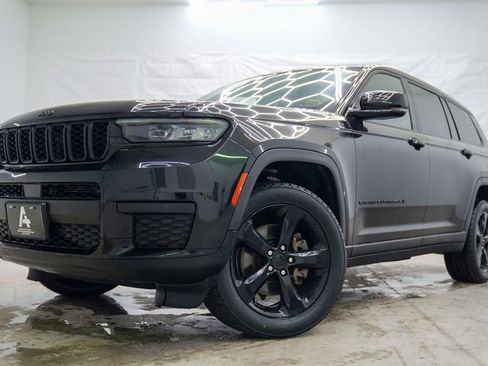 Used 2022 Jeep Grand Cherokee L Laredo image 1