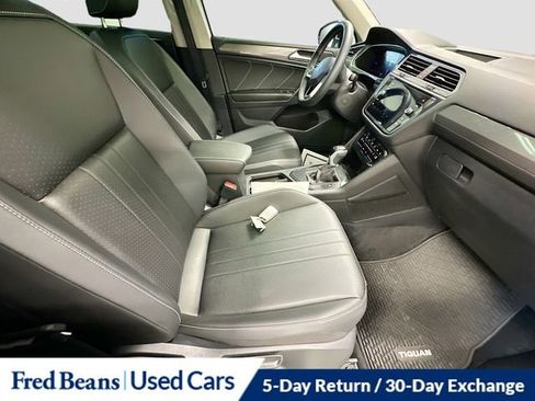 Used 2023 Volkswagen Tiguan SE FWD image 34