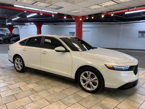 Used 2025 Honda Accord LX image 7