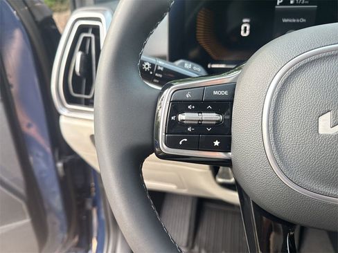 New 2025 Kia Sorento S image 18