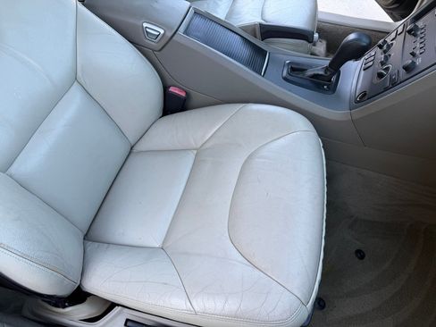 Used 2006 Volvo V70 2.4 FWD image 26