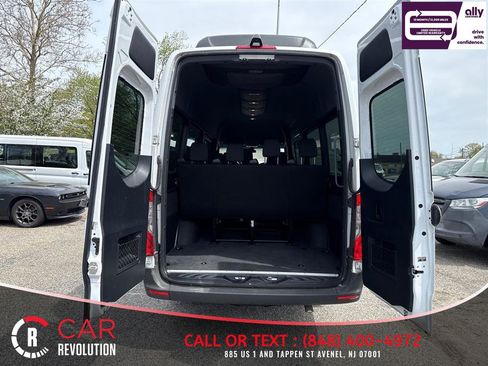 Used 2025 Mercedes-Benz Sprinter 2500 image 5