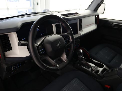 Used 2025 Ford Bronco Heritage Edition AWD/4WD image 16