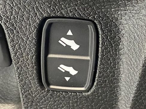 Used 2024 RAM 1500 Laramie image 42