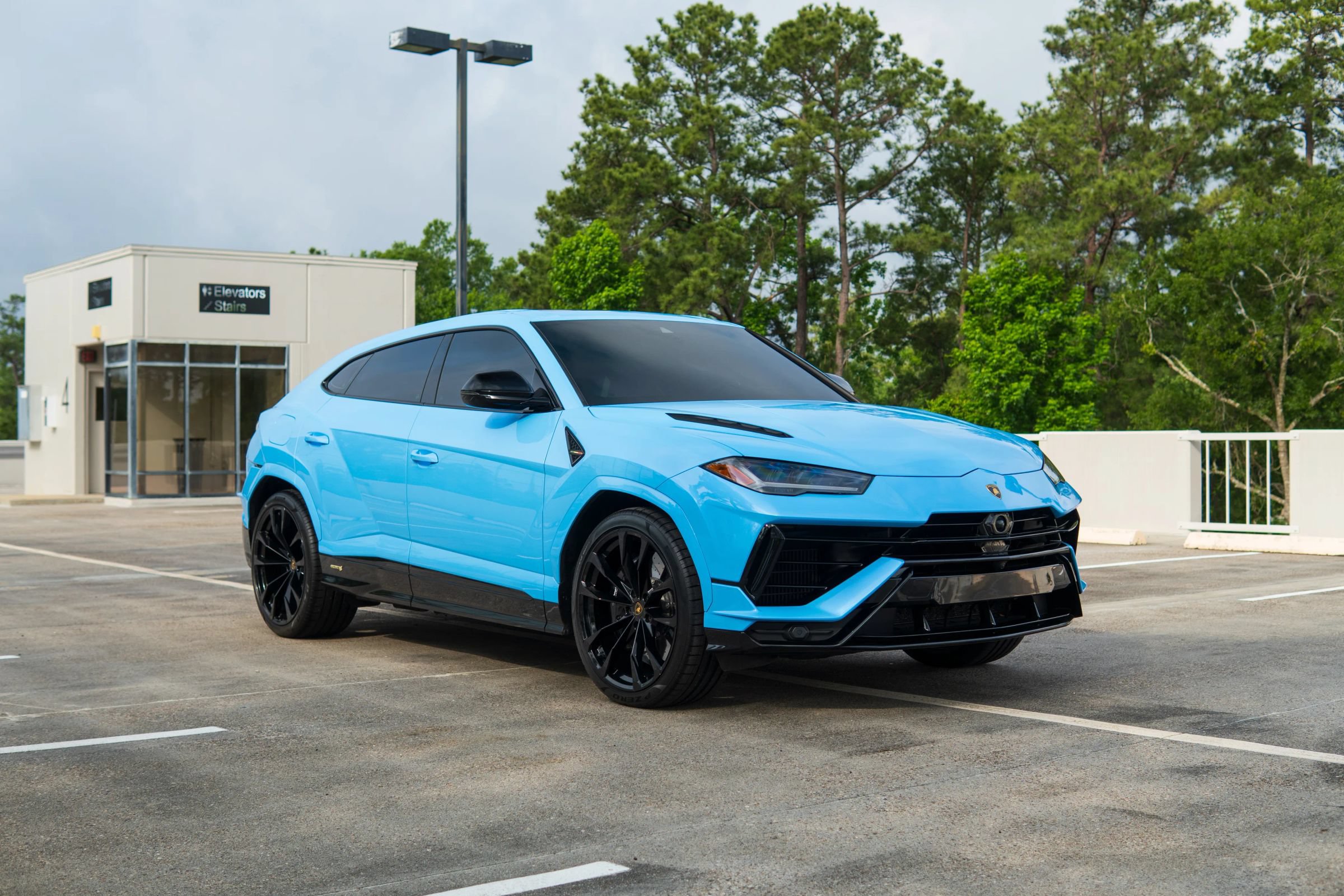 Used 2024 Lamborghini Urus S AWD/4WD image 9