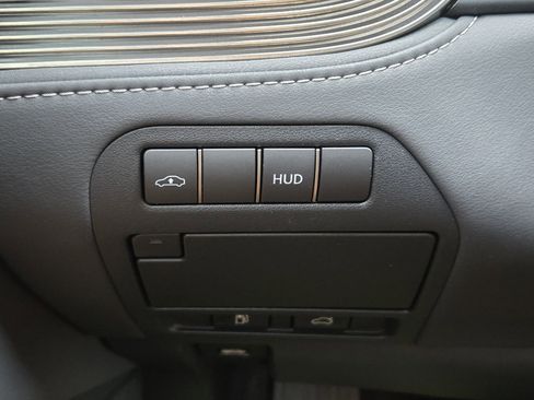 Used 2024 Lexus LS 500 image 30