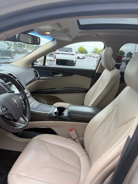 Used 2017 Lincoln MKX Reserve w/ Driver Assistance Package AWD/4WD image 15