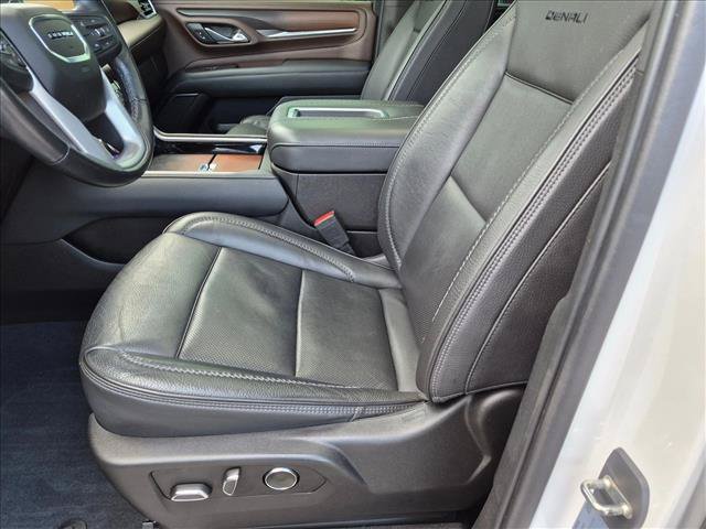 Used 2021 GMC Yukon Denali w/ Denali Ultimate Package AWD/4WD image 16