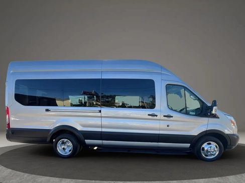 Used 2019 Ford Transit 350 XLT RWD image 4