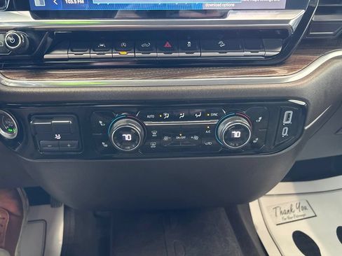 Used 2023 Chevrolet Silverado 1500 LT AWD/4WD image 15