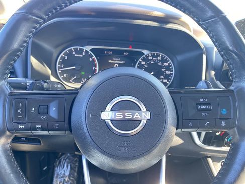 Used 2022 Nissan Rogue SL w/ SL Premium Package image 18