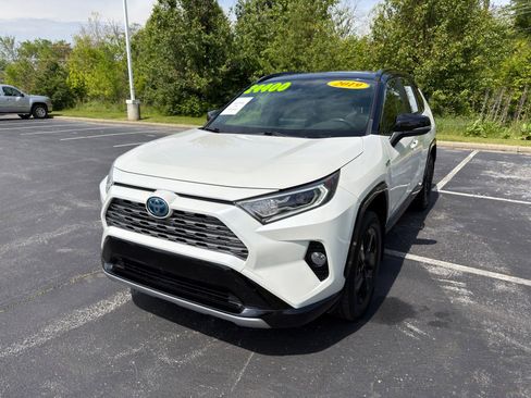 Used 2019 Toyota RAV4 XSE w/ Carpet Mat Package AWD/4WD image 2