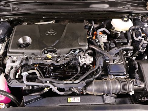 Used 2025 Toyota Camry LE FWD image 18