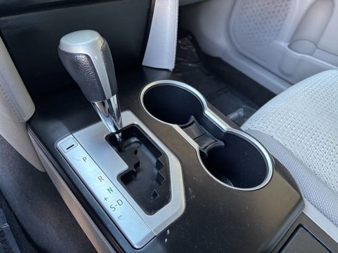 Used 2013 Toyota Camry LE image 43