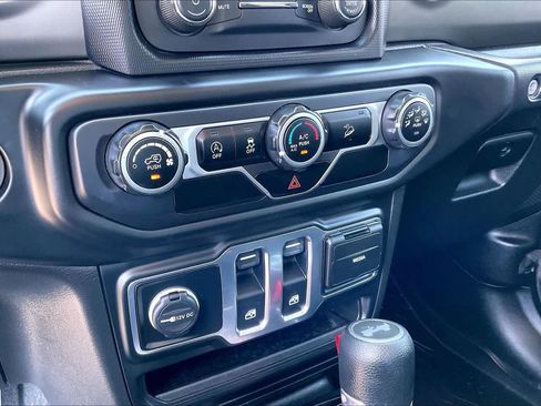Used 2020 Jeep Wrangler Sport AWD/4WD image 31