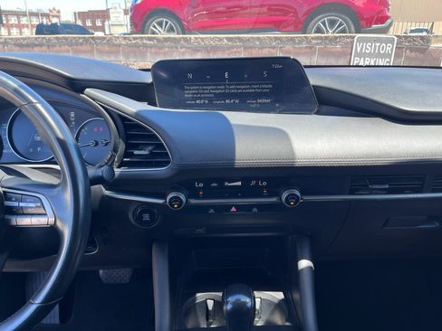 Used 2021 MAZDA MAZDA3 s FWD image 29