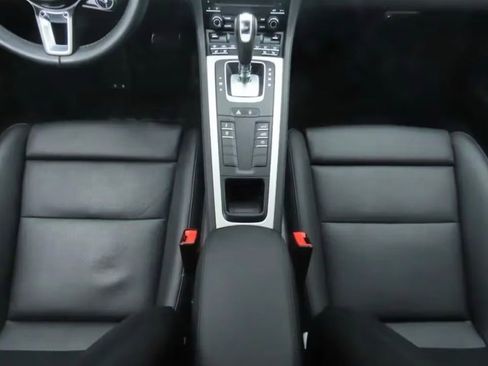 Used 2018 Porsche 718 Cayman GTS RWD image 14