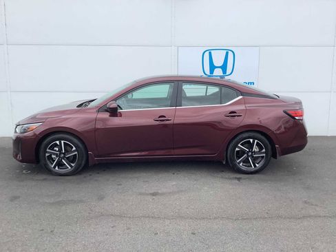 Used 2024 Nissan Sentra SV image 2