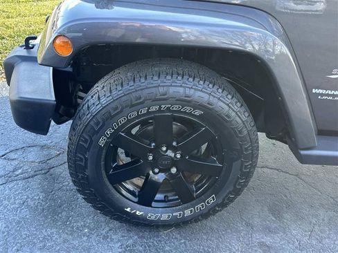 Used 2018 Jeep Wrangler Unlimited Sahara w/ Dual Top Group image 6