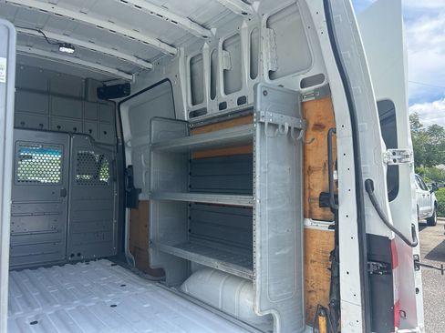 Used 2020 Nissan NV 2500 SV w/ Back Door Glass Package image 22
