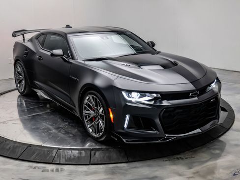 Used 2024 Chevrolet Camaro ZL1 RWD image 33