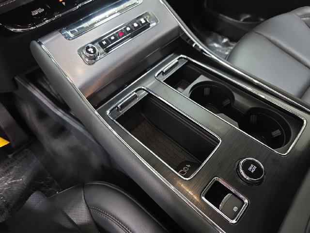 New 2027 Lincoln Aviator AWD image 22