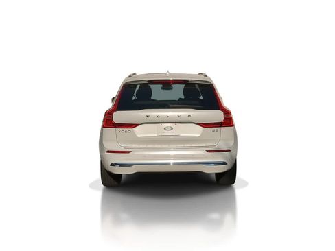 Used 2023 Volvo XC60 B5 Ultimate w/ Protection Package Premier FWD image 7