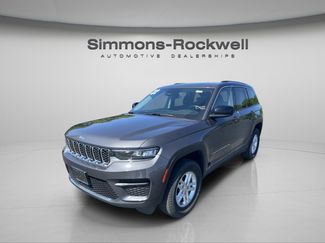 Used 2022 Jeep Grand Cherokee Laredo w/ Luxury Tech Group I AWD/4WD video 1