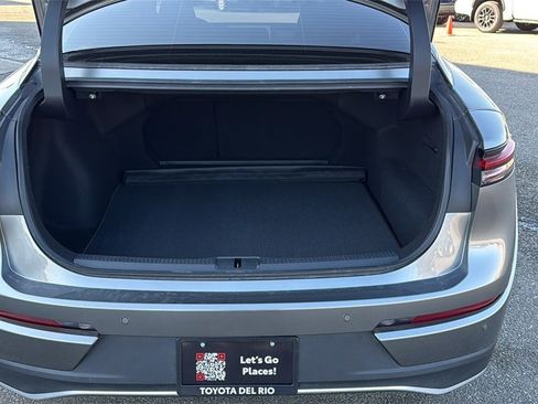 Used 2023 Toyota Crown Limited image 24