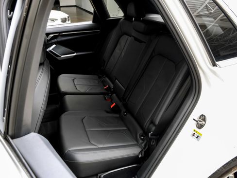 Used 2024 Audi Q3 2.0T Premium w/ Convenience Package image 40