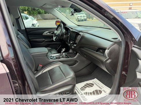 Used 2021 Chevrolet Traverse LT w/ LT Premium Package AWD/4WD image 18