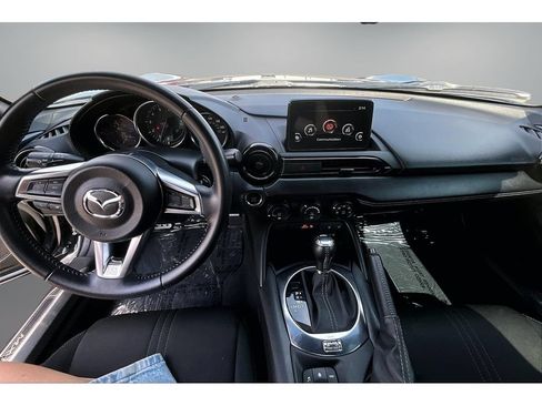 Used 2020 MAZDA MX-5 Miata Club w/ Interior Package RWD image 7