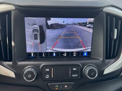 Used 2022 GMC Terrain SLT w/ Infotainment Package II FWD image 19