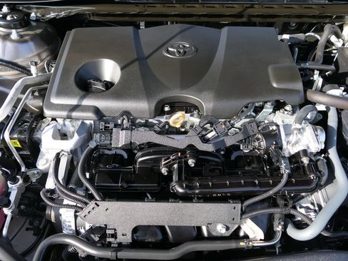 Used 2022 Toyota Camry LE w/ Carpet Mat Package (TMS) FWD image 31