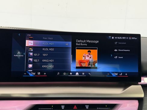 Used 2024 BMW 540i xDrive w/ Executive Package image 25