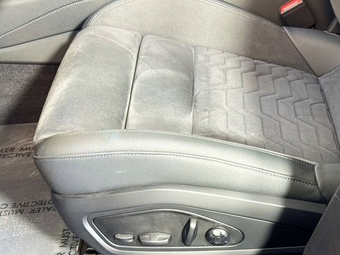 Used 2023 Audi e-tron GT Premium Plus image 17