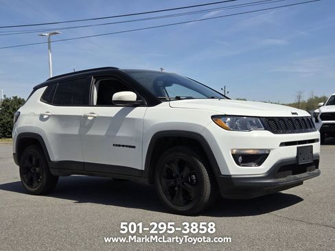 Used 2018 Jeep Compass Latitude w/ Popular Equipment Group AWD/4WD image 4