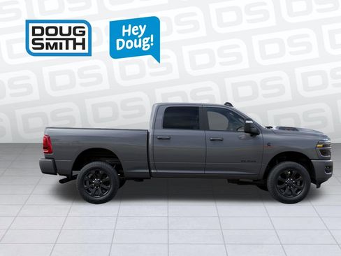 New 2026 RAM 3500 Laramie AWD/4WD image 22