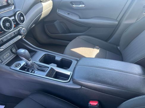 Used 2025 Nissan Sentra SV image 39