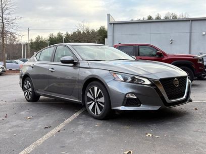 Used 2022 Nissan Altima 2.5 SV