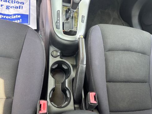 Used 2013 Chevrolet Cruze LT image 15